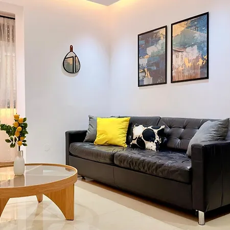 Charming 1br Getaway - Quiet & Well Connected Apartmán Bukurešť