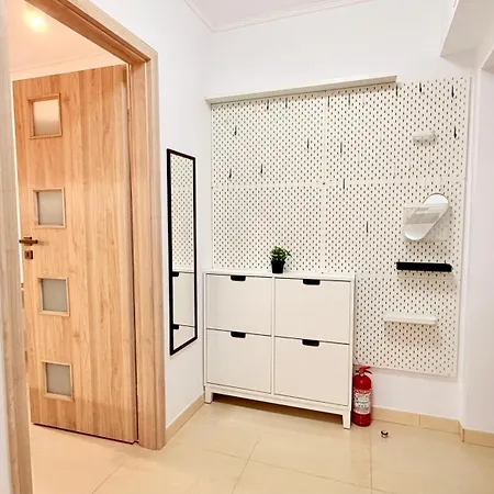 Charming 1br Getaway - Quiet & Well Connected Apartman