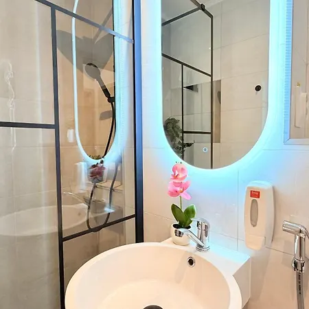 Charming 1br Getaway - Quiet & Well Connected *